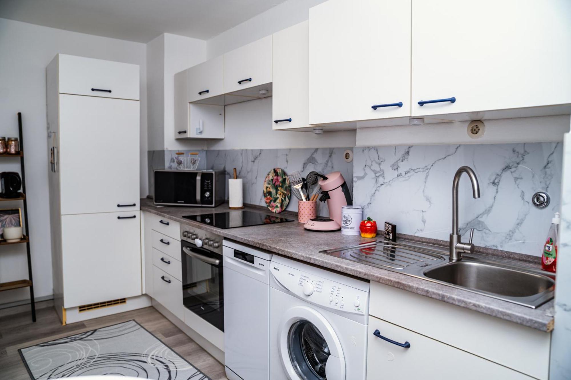 Ferienwohnung Ella - Direkt Am Bodensee Friedrichshafen Exterior foto